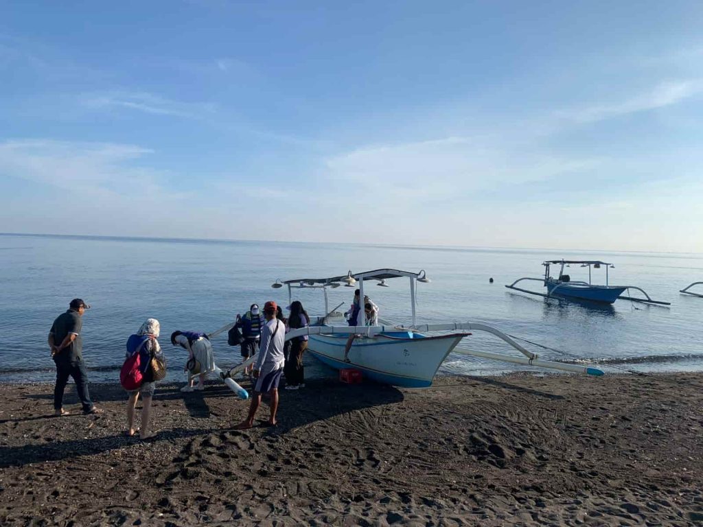 dolp-min mahi mahi fishing tour at north bali
